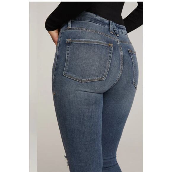GOOD AMERICAN NWT Good Legs Crop Distressed Jean in Blue261 // 0 - Picture 4 of 14